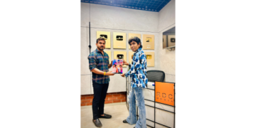 Katire Katire Tere Sang Bandhi Door Released by Bubun