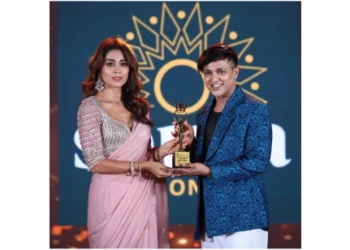 Sonu Gowda: Fashion Designer Honored by Shriya Saran